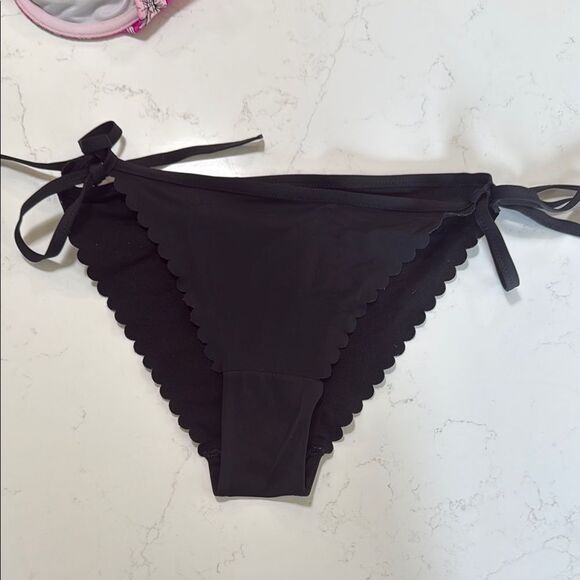 Pink Floral and Black Bikini Set.  Size medium. 3 pieces. - Picture 4 of 6